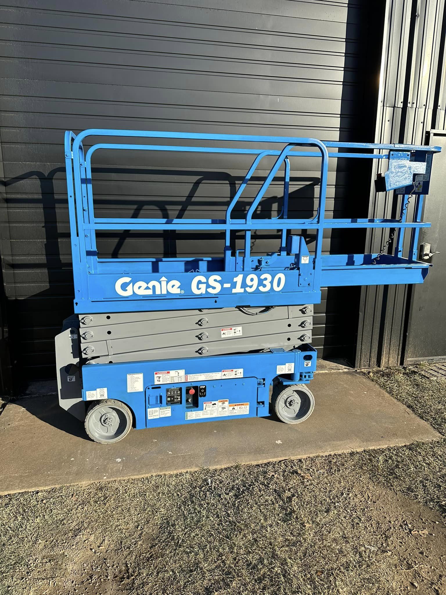 SOLD-2014 Genie GS-1930 Scissor Lift