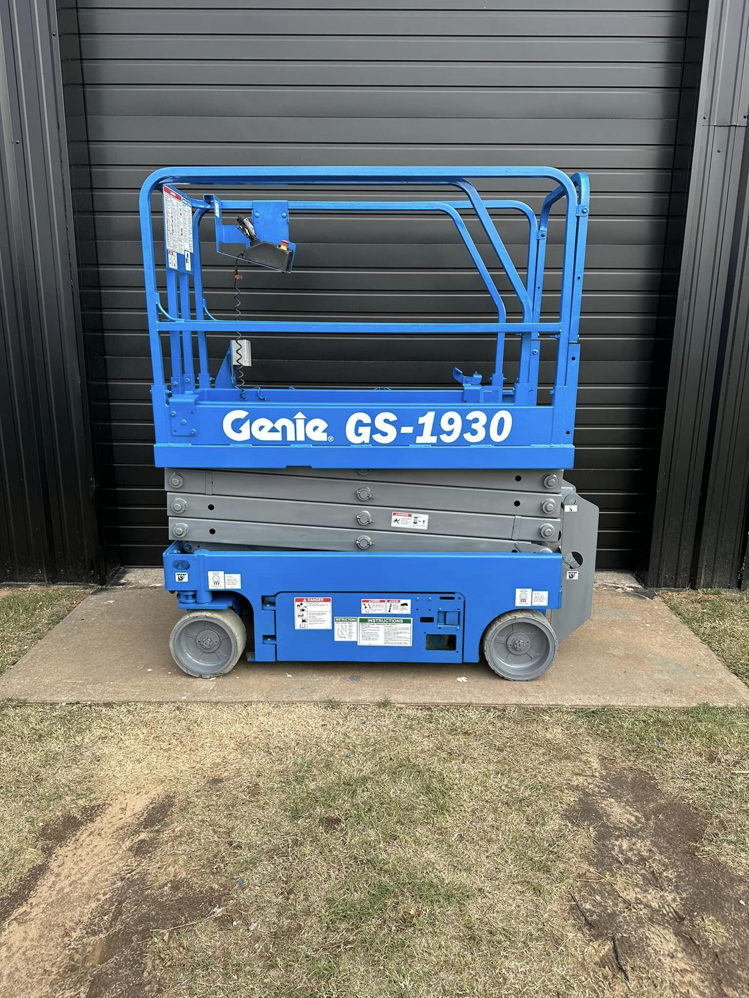 SOLD-2015 Genie GS-1930 Scissor Lift