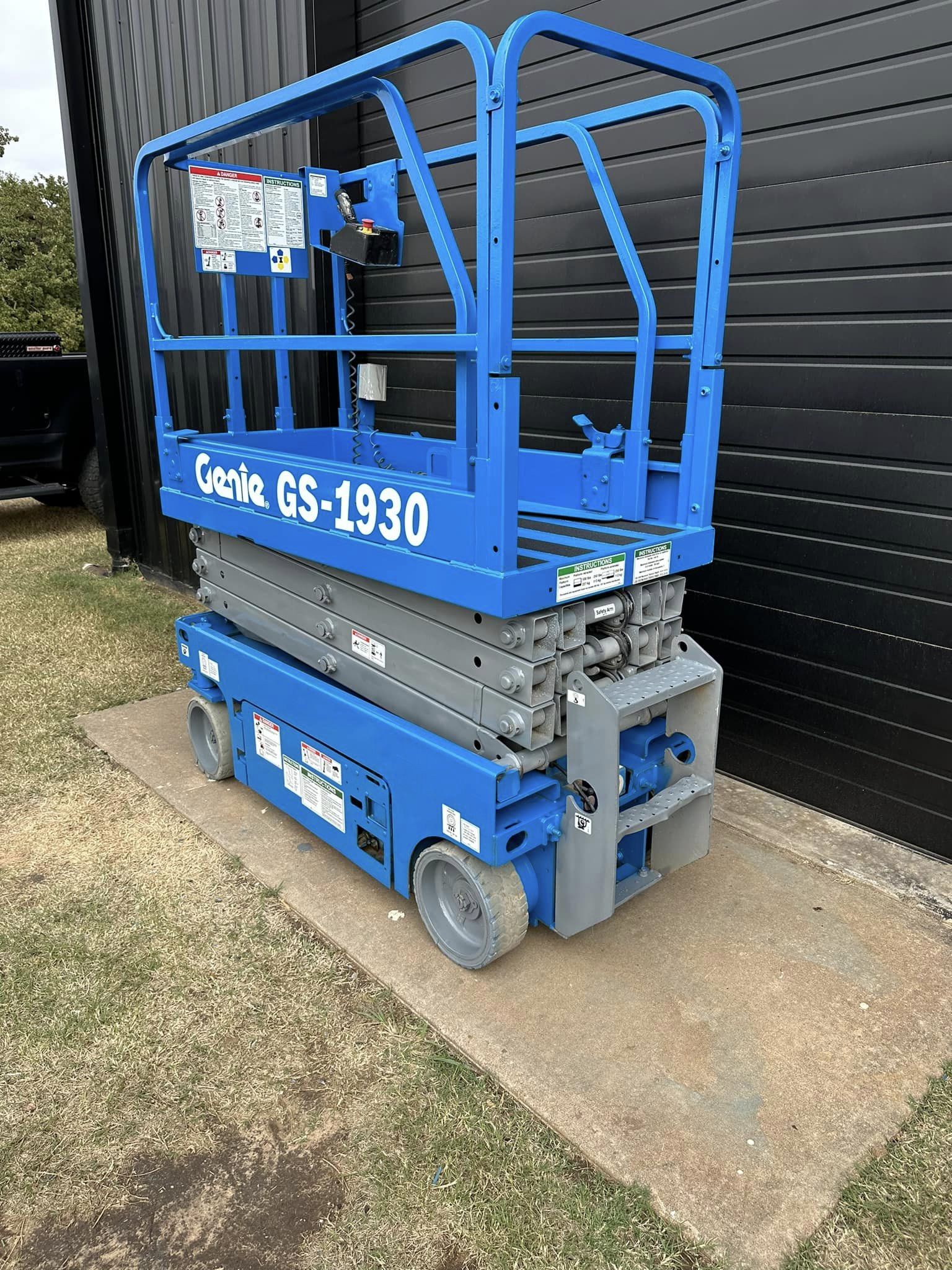 SOLD-2015 Genie GS-1930 Scissor Lift